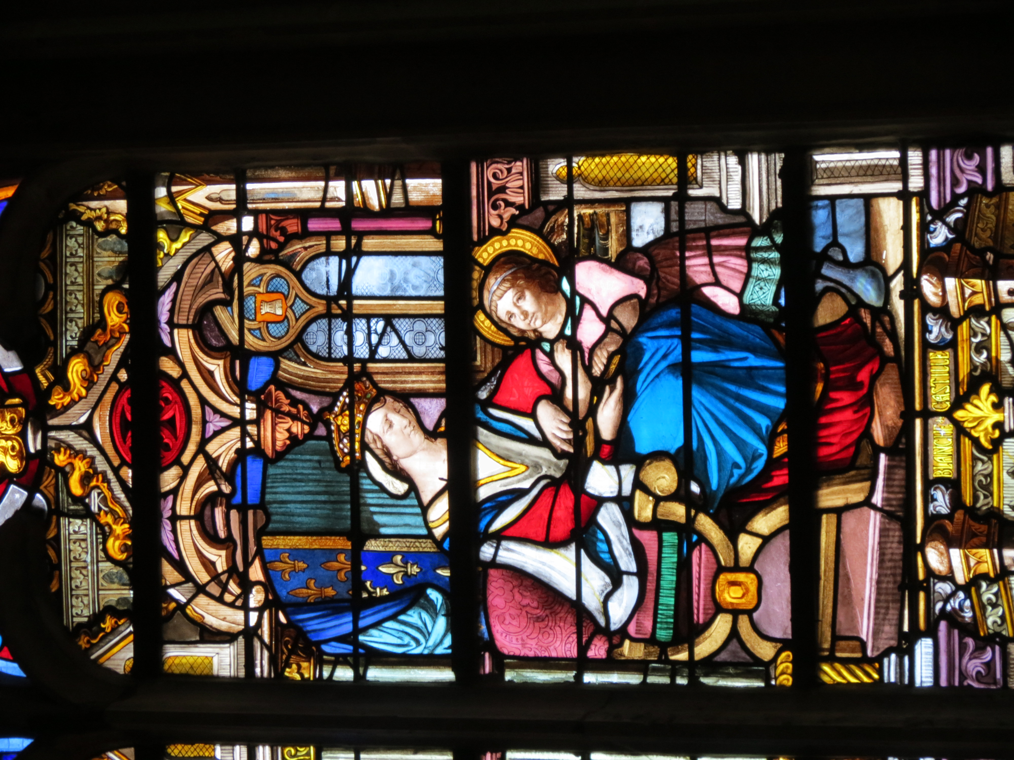 Detail of bay 10 representing Blanche of Castile and Saint Louis